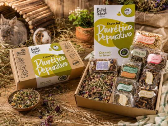 Buffet Healthy Diurético Buffet Healthy Diurético Ribero con heno, plantas, hojas y verduras